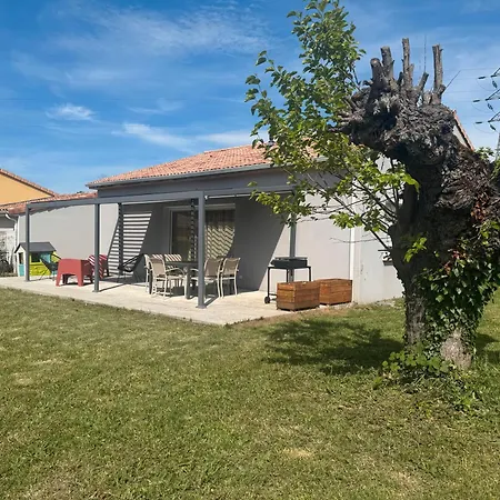 Maison Paisible Avec Jardin Дом отдыха *