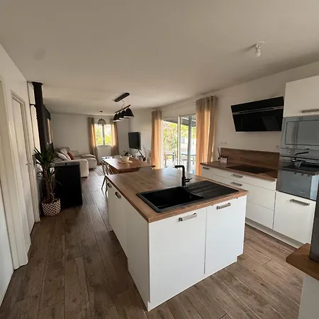 Дом отдыха Maison Paisible Avec Jardin Обена